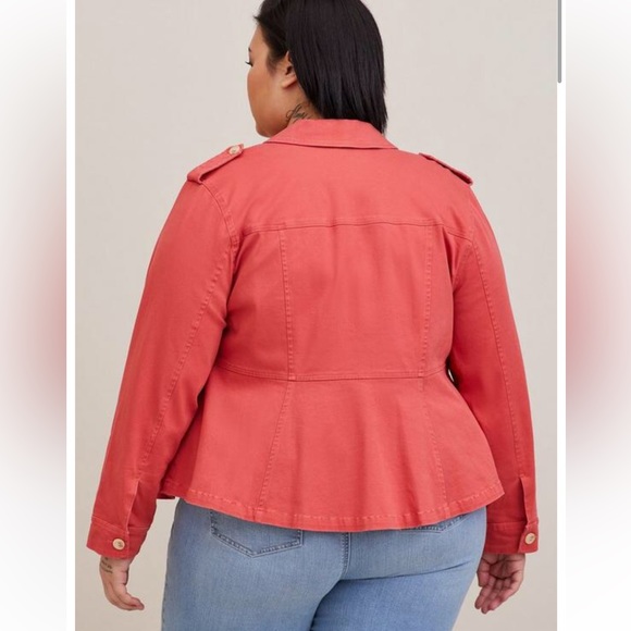 🍎 Stretch Twill Utility Jacket by Torrid size 3 - Picture 3 of 6